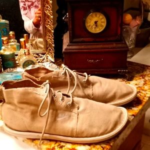 men's Nike size 9 canvas shoe